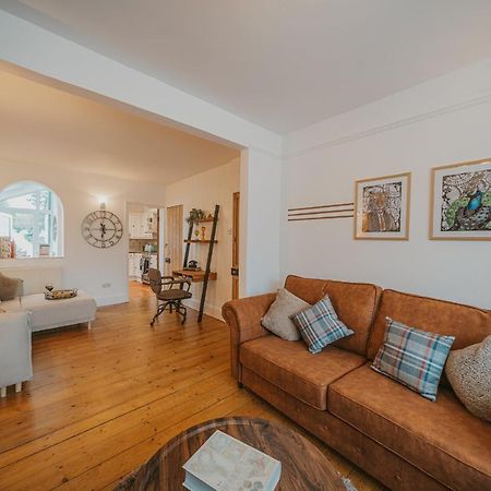 Cotswolds- Homely 2 Bed House With Garden, Wifi - Esho Stays Cirencester Exteriör bild