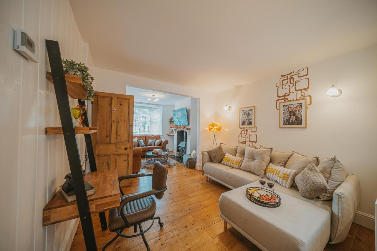Cotswolds- Homely 2 Bed House With Garden, Wifi - Esho Stays Cirencester Exteriör bild